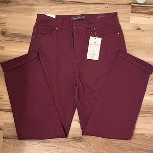 Gloria Vanderbilt maroon jeans